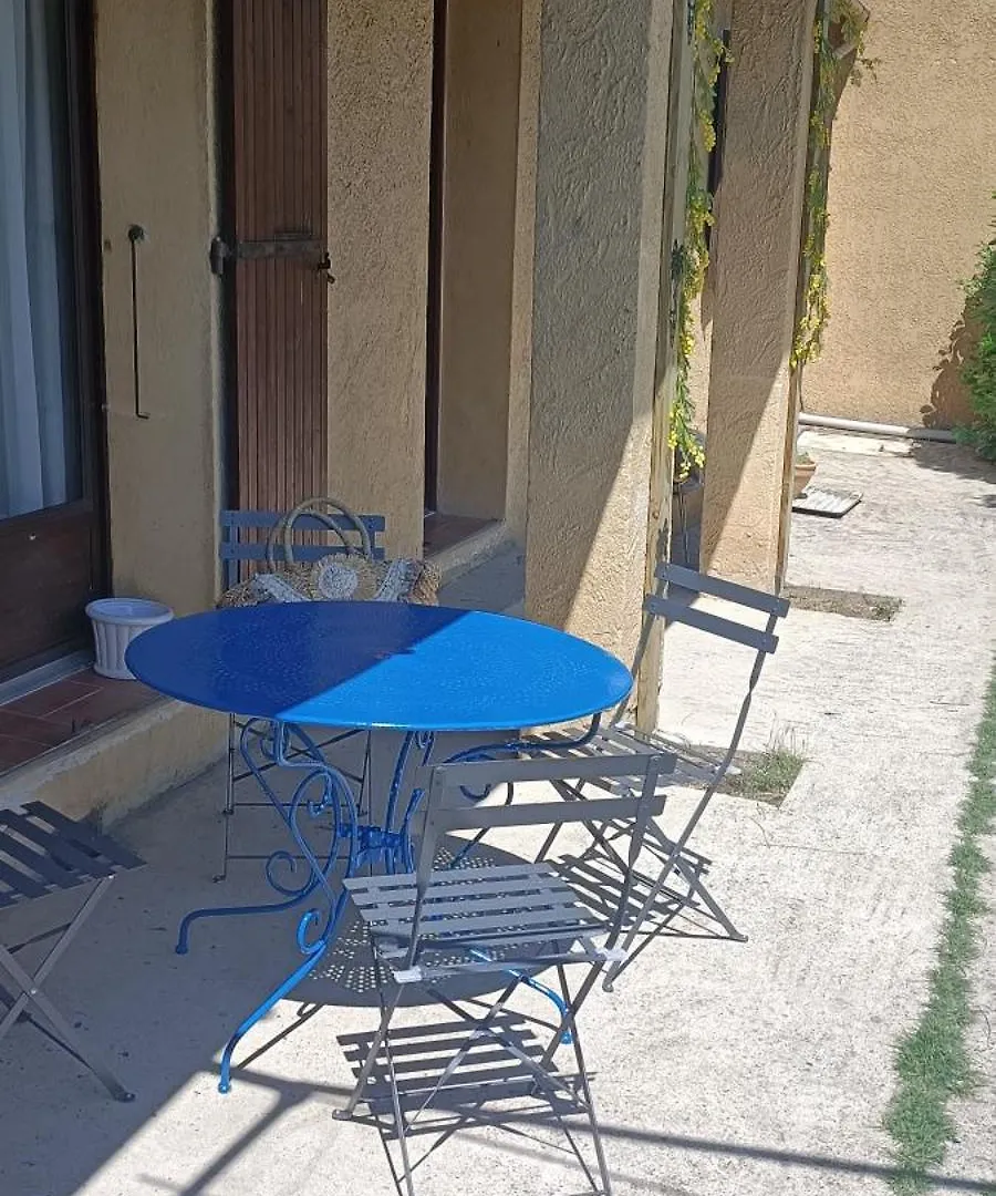Blue Love Morieres-les-Avignon 0*,  France